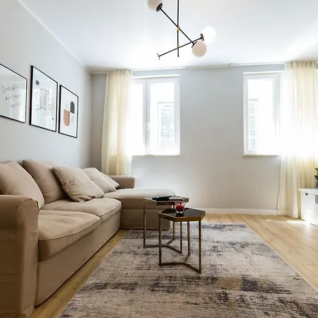 Karla's Exclusive Lejlighed *